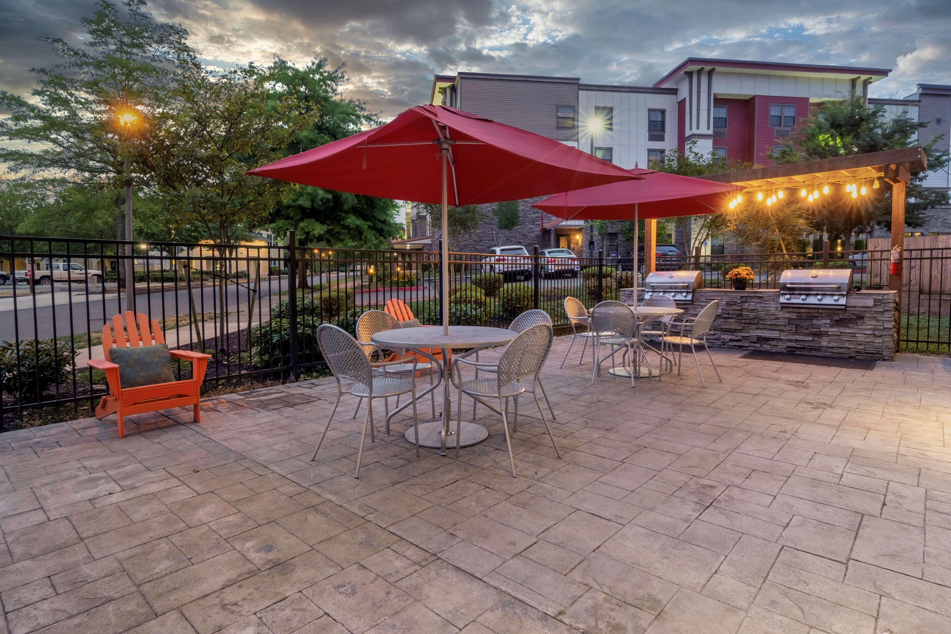 Home2 Suites By Hilton Dupont Bagian luar foto